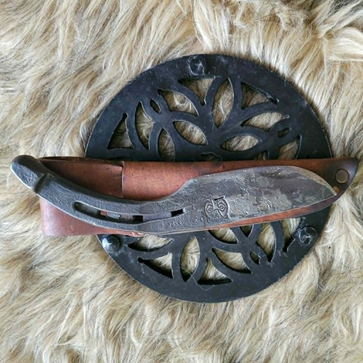 Horse Shoe Knife